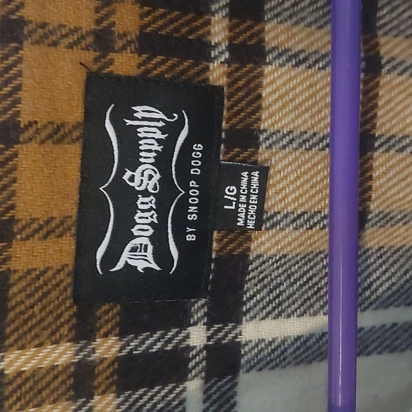 Mens xl Snoop Dogg tan/white flannel button down shirt - Picture 2 of 4